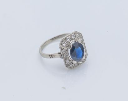 Bague en or gris 18 carats (750 ‰) et platine...