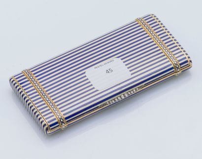 CARTIER VERS 1910
Poudrier de forme rectangulaire...