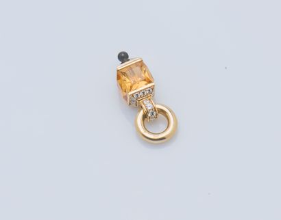 Pendentif lanterne en or jaune 18 carats...