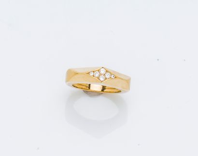 Bague jonc à pans coupés en or jaune 18 carats...