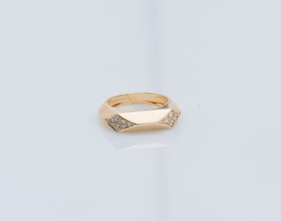 Bague jonc à pans coupés en or jaune 18 carats...