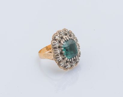 Bague fleur en or jaune 18 carats (750 ‰)...