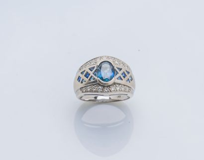 Bague bandeau en or gris 18 carats (750 ‰)...