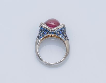 Bague en argent (925 ‰) ornée d’un cabochon...