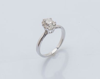 Bague solitaire en or gris 18 carats (750...