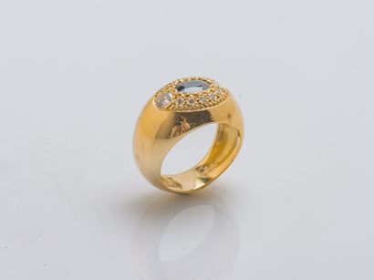 Bague bombée en or jaune 18 carats (750 millièmes)...