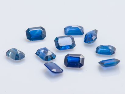 Lot of 10 rectangular sapphires, approx....