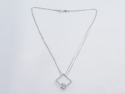 Collier chaine et pendentif en or gris 18...