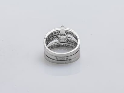 Bague bandeau multi-joncs en or gris 18 carats...