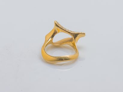 Bague sculpture en or jaune 18 carats (750...