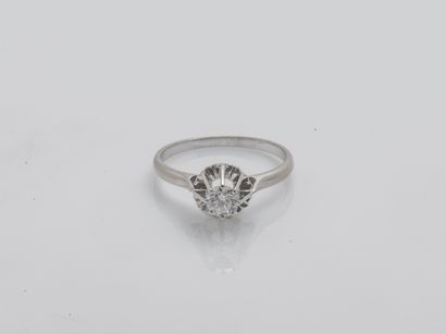 Bague solitaire en or gris 18 carats (750...