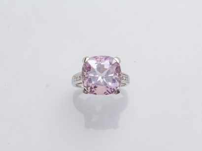 MAUBOUSSIN
Bague modèle Gueule d’Amour en...