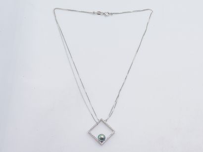 Collier chaine et pendentif en or gris 18...