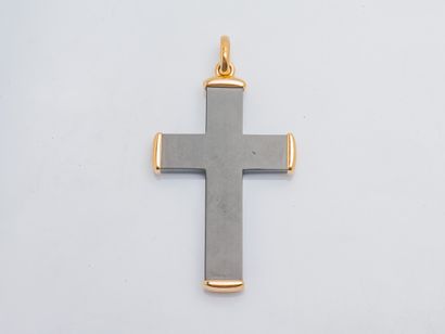 POMELLATO
Pendentif croix de la collection...