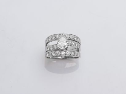 Bague bandeau multi-joncs en or gris 18 carats...