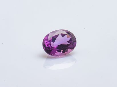 Améthyste ovale de 13,4 carats.