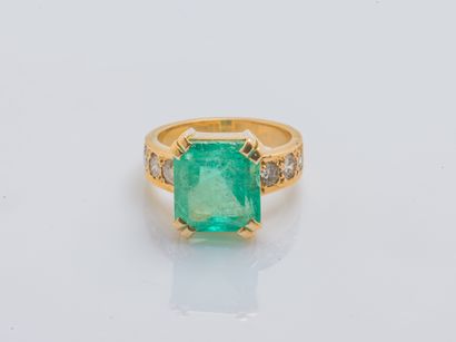 Bague en or jaune 18 carats (750 millièmes)...