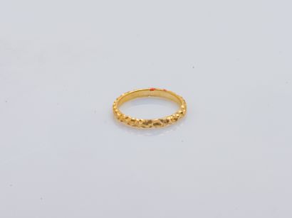 Alliance en or jaune 18 carats (750 millièmes)...