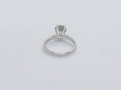 ZEI
Bague solitaire en platine (950 millièmes)...