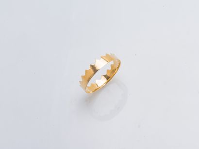 MEDECINE DOUCE
18K (750 thousandths) yellow...