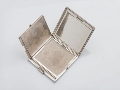 Poudrier de forme carré en argent et vermeil...