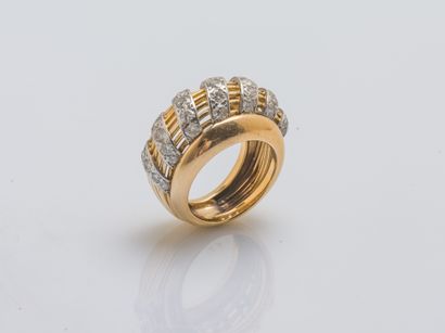 CARTIER Paris
vers 1950
Bague jonc bombé...