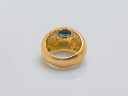 Bague bombée en or jaune 18 carats (750 millièmes)...