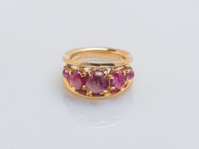 Bague bandeau incurvée en or jaune 14 carats...