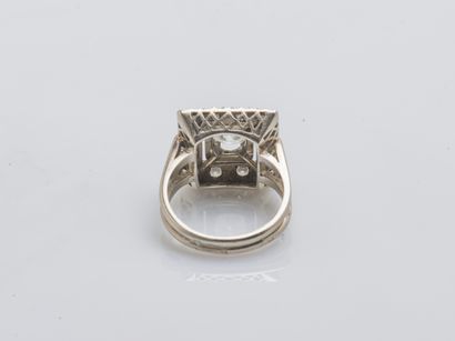 Bague en or gris 18 carats (750 millièmes)...