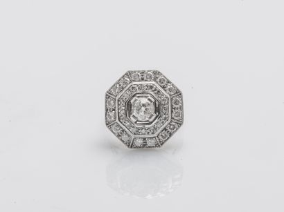 Bague en or gris 18 carats (750 millièmes)...