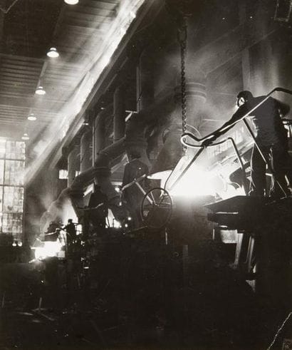 PETER STACKPOLE (1913-1997)
A l'usine, vers...