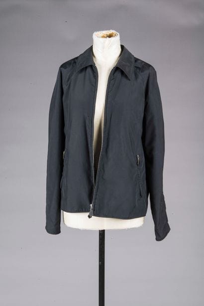 HERMES 
Veste zippée en syntéhtique noire,...