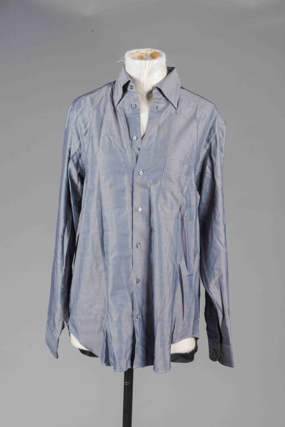 Lot de trois chemises comprenant : 
- LEONARD,...
