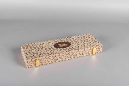 CELINE 
Boîte en tissu monogrammé avec empiècement...