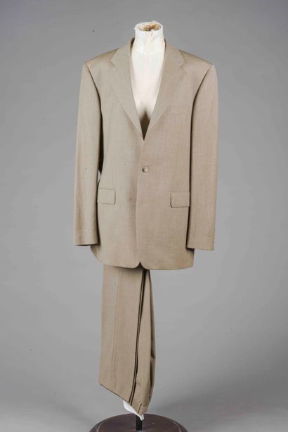 HUGO BOSS 
Costume trois pièces en laine...