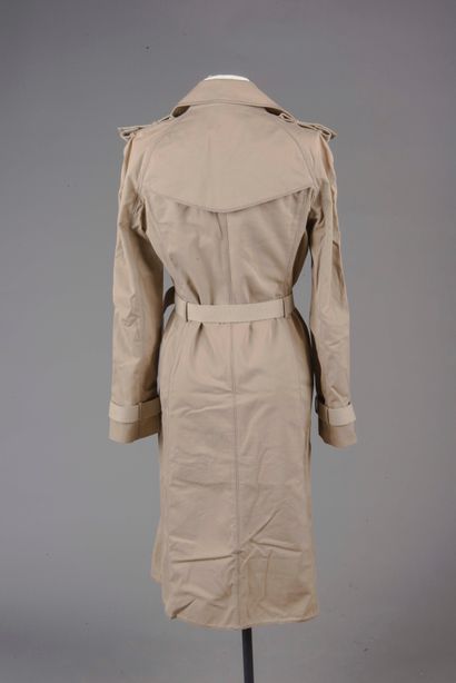 PAUL KA 
Trench en toile de coton beige ouvrant...
