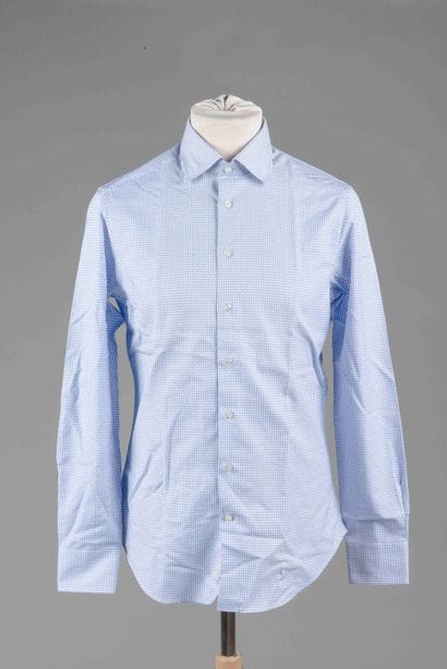 Lot de trois chemises comprenant : 
- ZEGNA,...