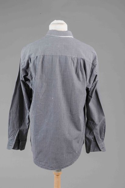 Lot de trois chemises comprenant : 
- ZEGNA,...