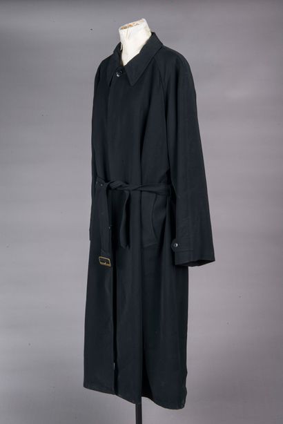 GIORGIO ARMANI 
Trench en synthétique noir...