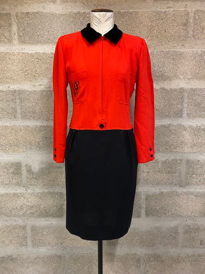 VALENTINO, Miss V 
Robe en crèpe noire et...
