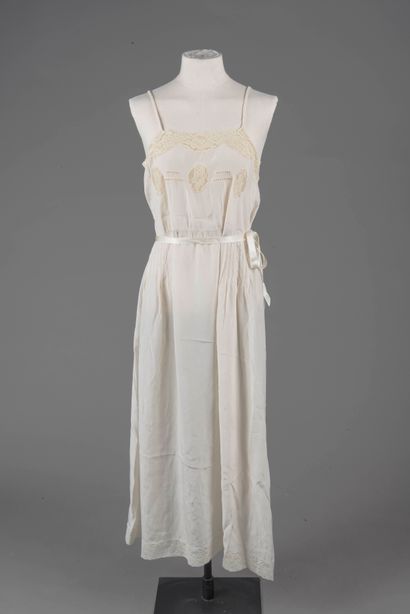 CHRISTIAN DIOR Boutique 
Robe de nuit en...