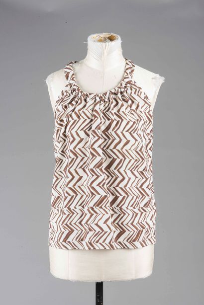 MARNI pour H&M, 2011
Top sans manche en soie...