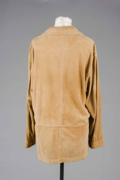 Lot de deux vestes en daim. 
Taille : 54...