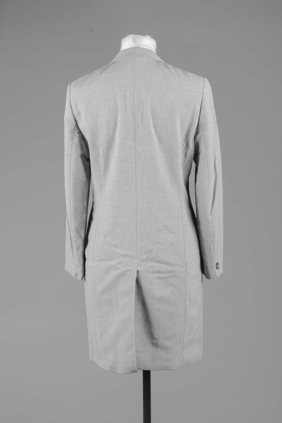 CERRUTI 1881 
Manteau droit en laine gris...