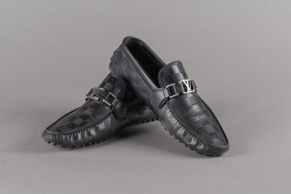 LOUIS VUITTON 
Mocassins de conduite en cuir...