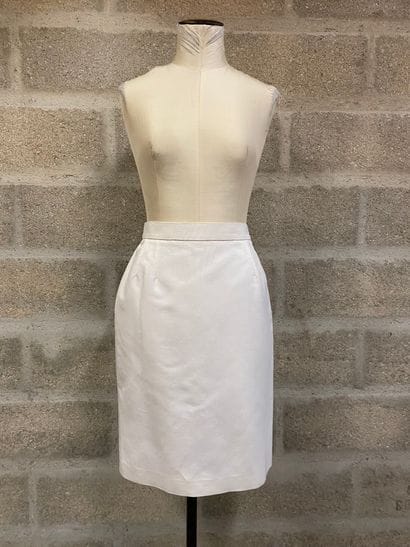 YVES SAINT LAURENT Variation 
Jupe droite...