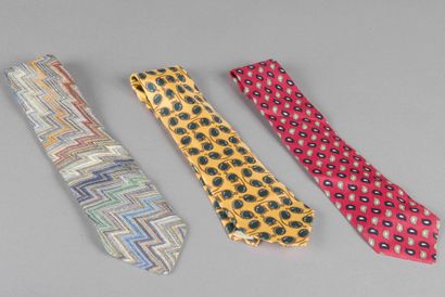 Lot de trois cravates GIANFRANCO FERRE, GUCCI,...