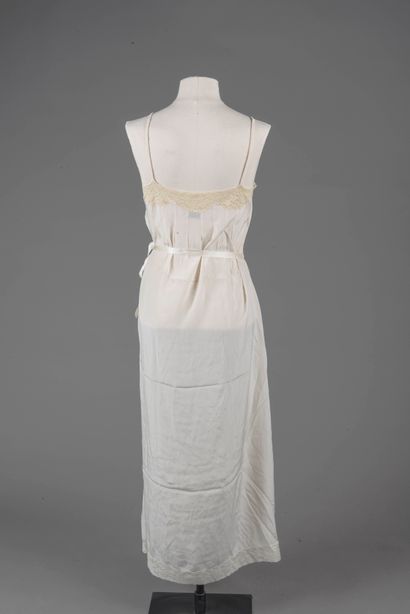 CHRISTIAN DIOR Boutique 
Robe de nuit en...