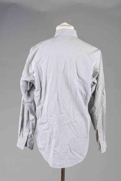 Lot de trois chemises comprenant : 
- ARMANI,...