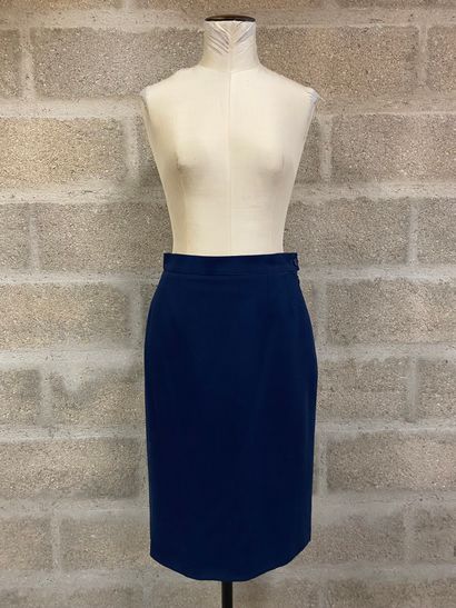 YVES SAINT LAURENT Variation 
Jupe droite...